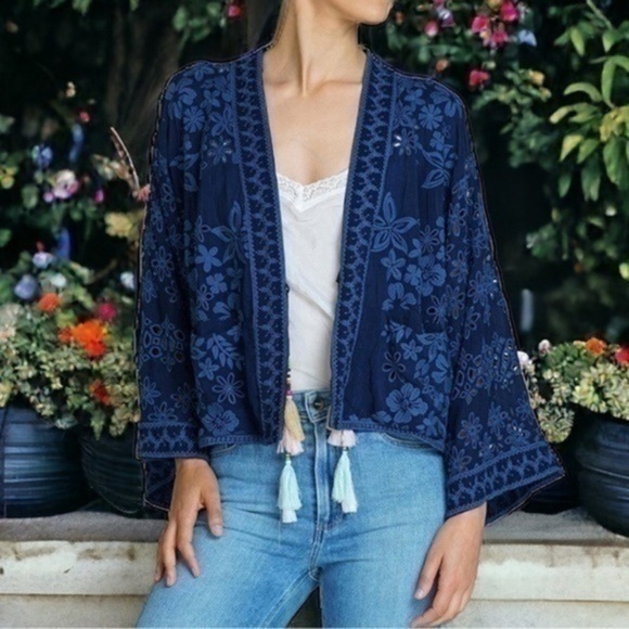 Johnny WasManila eyelet kimono NWT